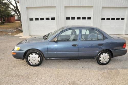 Photo of a 1993-1994 Toyota Corolla in Blue Steel Metallic (paint color code 8J7)