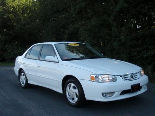 Photo of a 1999 Toyota Corolla in Super White (paint color code 040)