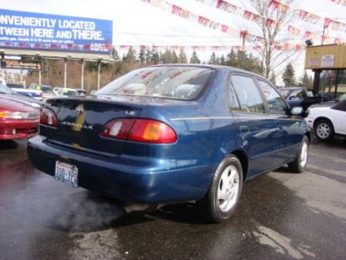 Photo of a 1998-2002 Toyota Corolla in Mystic Teal Mica (paint color code 760)