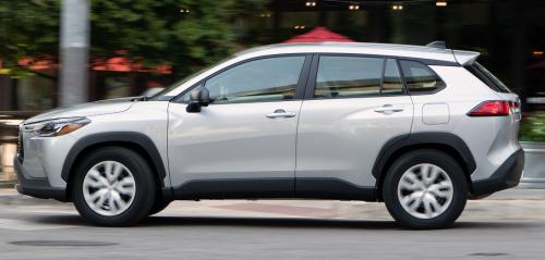 Photo of a 2022-2025 Toyota Corolla Cross in Sonic Silver Metallic (paint color code D17)