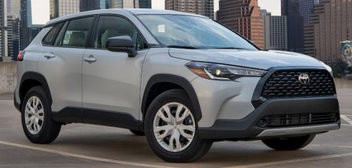 Photo of a 2022-2025 Toyota Corolla Cross in Sonic Silver Metallic (paint color code D17)