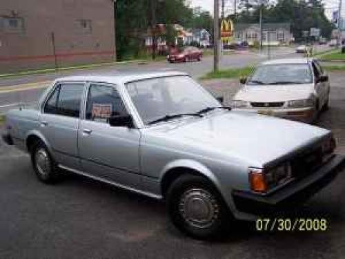 Photo of a 1980-1981 Toyota Corona in Silver Metallic (paint color code 137