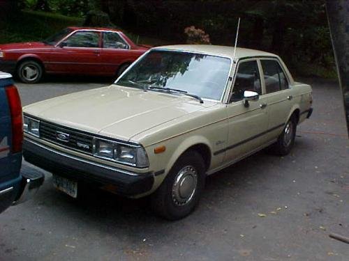 Photo of a 1979-1980 Toyota Corona in Beige (paint color code 464)