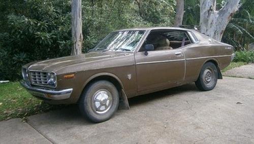 Photo of a 1975-1976 Toyota Corona MKII in Brown (paint color code 415)