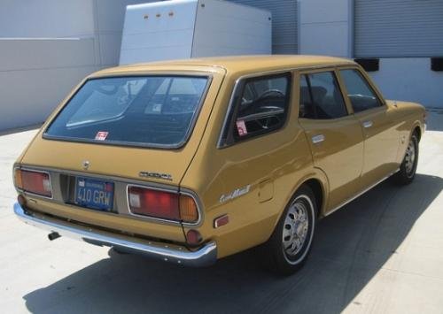 Photo of a 1973-1976 Toyota Corona MKII in Gold Metallic (paint color code 472)
