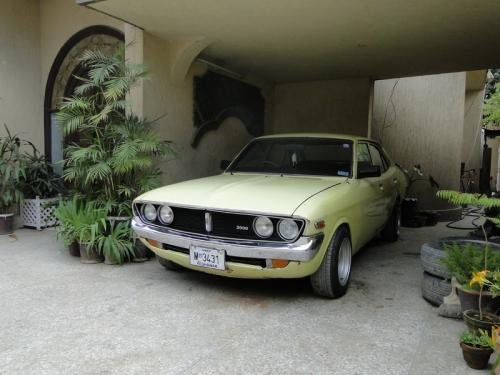 Photo of a 1975-1976 Toyota Corona MKII in Yellow (paint color code 539)