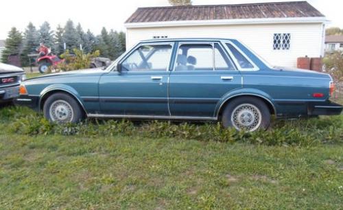 Photo of a 1982-1984 Toyota Cressida in Dark Blue Metallic (paint color code 8A4)