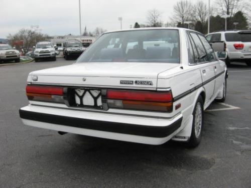 Photo of a 1987 Toyota Cressida in Super White (paint color code 040)