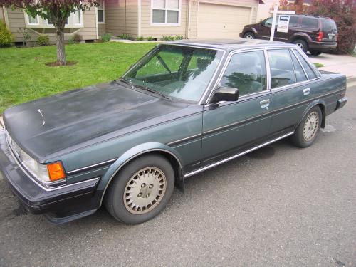 Photo of a 1985-1986 Toyota Cressida in Black Metallic on Jade Gray Metallic (paint color code 2V1)