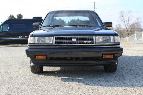 Photo of a 1985-1986 Toyota Cressida in Black Metallic on Jade Gray Metallic (paint color code 2V1)