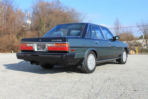 Photo of a 1985-1986 Toyota Cressida in Black Metallic on Jade Gray Metallic (paint color code 2V1)