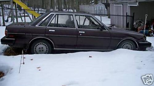 Photo of a 1985-1986 Toyota Cressida in Deep Maroon (paint color code 3E8)