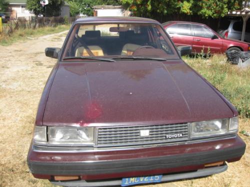 Photo of a 1985-1986 Toyota Cressida in Deep Maroon (paint color code 3E8)