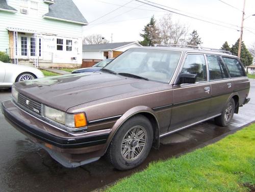 Photo of a 1985-1986 Toyota Cressida in Brown (AKA Grayish Metallic) (paint color code 4E5)