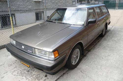 Photo of a 1985-1986 Toyota Cressida in Brown (AKA Grayish Metallic) (paint color code 4E5)