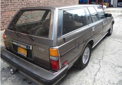 Photo of a 1985-1986 Toyota Cressida in Brown (AKA Grayish Metallic) (paint color code 4E5