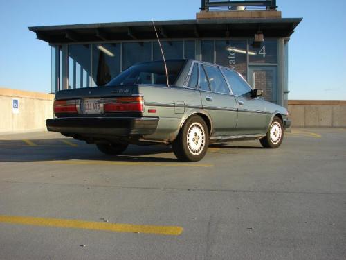 Photo of a 1985-1986 Toyota Cressida in Jade Gray Metallic (paint color code 2V1)