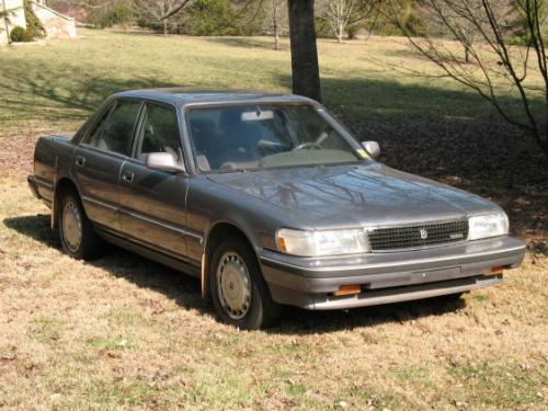 Photo of a 1989-1990 Toyota Cressida in Medium Slate Metallic (paint color code 177)