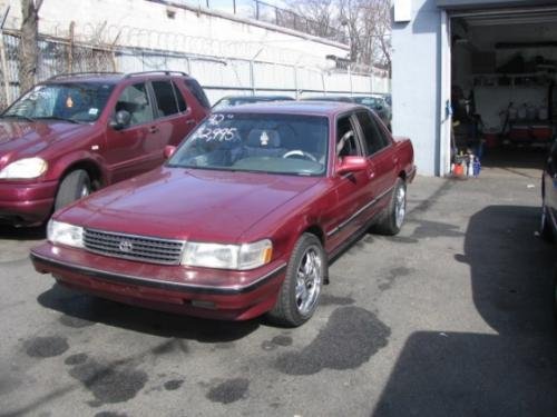 Photo of a 1991-1992 Toyota Cressida in Medium Red Pearl (paint color code 3J9