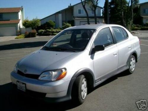 Photo of a 2000-2002 Toyota ECHO in Alpine Silver Metallic (paint color code 199)