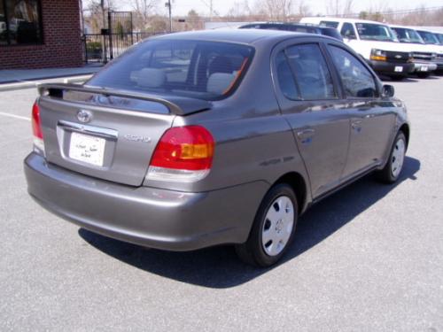 Photo of a 2004 Toyota ECHO in Phantom Gray Pearl (paint color code 1E3)