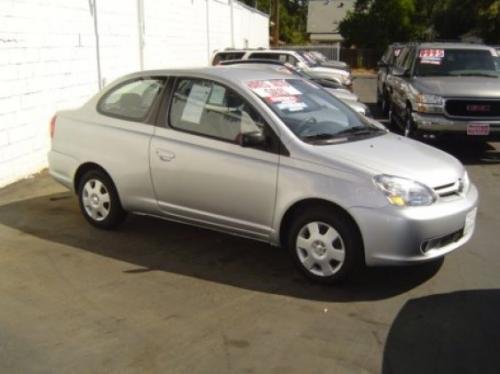 Photo of a 2003-2005 Toyota ECHO in Silver Streak Mica (paint color code 1E7)