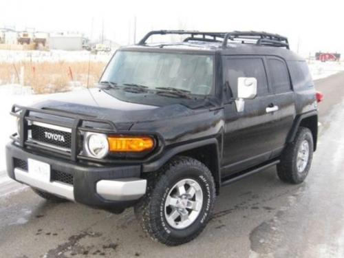 Photo of a 2007-2008 Toyota FJ Cruiser in Black Diamond Pearl (paint color code 211)