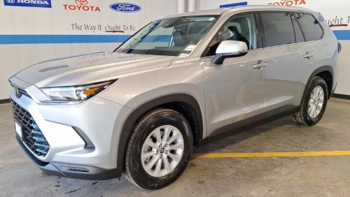 Photo of a 2024 Toyota Grand Highlander in Celestial Silver Metallic (paint color code 1J9)