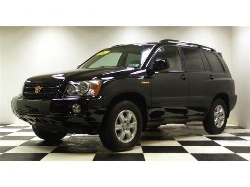 Photo of a 2001-2007 Toyota Highlander in Black (paint color code 202