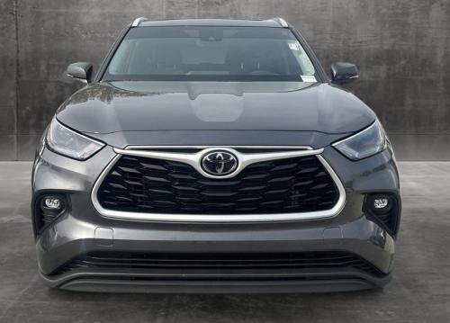 Photo of a 2020-2024 Toyota Highlander in Magnetic Gray Metallic (paint color code 1G3)