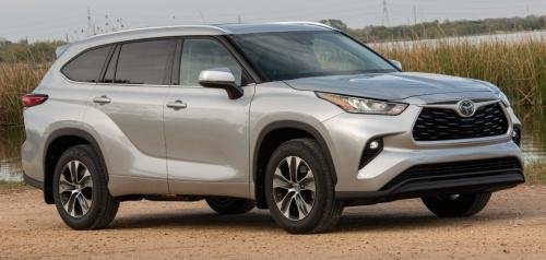 Photo of a 2020 Toyota Highlander in Celestial Silver Metallic (paint color code 1J9)