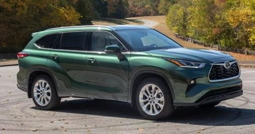 Photo of a 2023-2024 Toyota Highlander in Cypress (paint color code 6X5