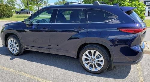 Photo of a 2020-2024 Toyota Highlander in Blueprint (paint color code 8X8