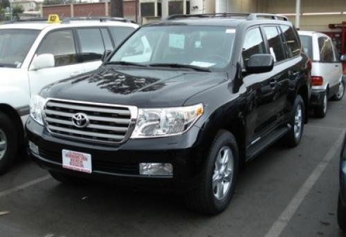 Photo of a 2008-2015 Toyota Land Cruiser in Black (paint color code 202