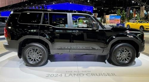 Photo of a 2024 Toyota Land Cruiser in Black (paint color code 202)