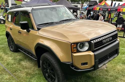 Photo of a 2024 Toyota Land Cruiser in Grayscape Roof on Trail Dust (paint color code 2ZC)