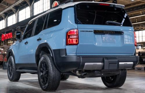 Photo of a 2024 Toyota Land Cruiser in Grayscape Roof on Heritage Blue (paint color code 2ZD)