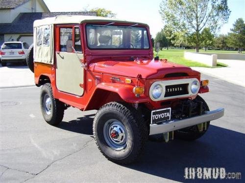 Photo of a 1980 Toyota Land Cruiser in Freeborn Red (paint color code 309)