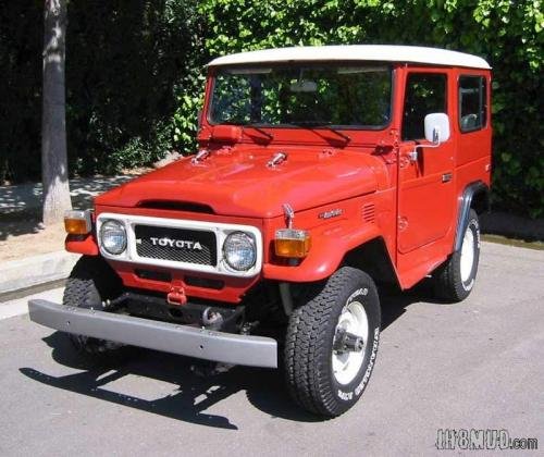 Photo of a 1975 Toyota Land Cruiser in Freeborn Red (paint color code 309)