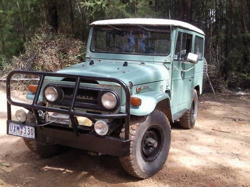 Photo of a 1972-1973 Toyota Land Cruiser in Breathe Green (paint color code T1654)