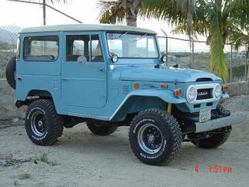 Photo of a 1965 Toyota Land Cruiser in Horizontal Blue (paint color code T808)