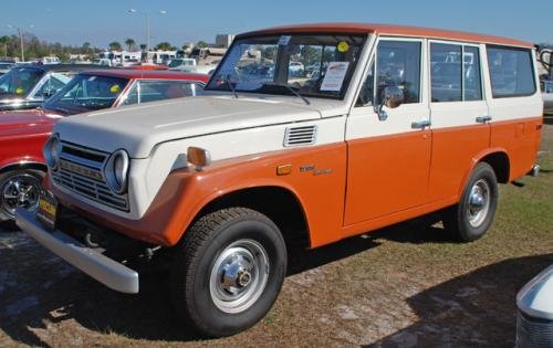 Photo of a 1971-1972 Toyota Land Cruiser in Polux Orange (paint color code 304)