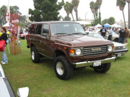 Photo of a 1981-1984 Toyota Land Cruiser in Copper (AKA Brown Metallic) (paint color code 474