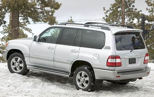 Photo of a 2006-2007 Toyota Land Cruiser in Classic Silver Metallic (paint color code 1F7