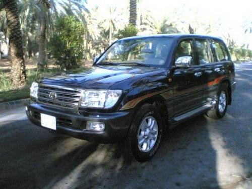 Photo of a 2007 Toyota Land Cruiser in Black (paint color code 202