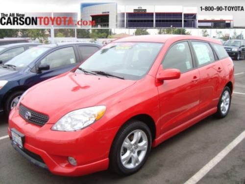 Photo of a 2003-2008 Toyota Matrix in Radiant Red (paint color code 3L5)
