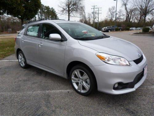 Photo Image Gallery & Touchup Paint: Toyota Matrix in Classic Silver ...