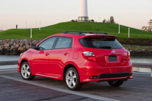 Photo Image Gallery & Touchup Paint: Toyota Matrix in Radiant Red (3L5)