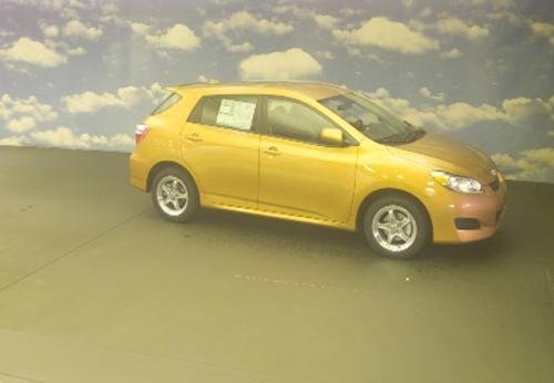 Photo of a 2009-2010 Toyota Matrix in Sundance Metallic (paint color code 4T6)