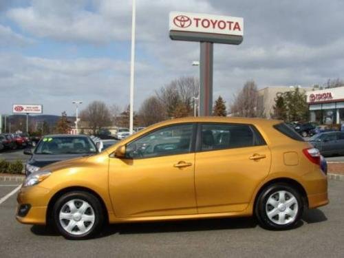 Photo of a 2010 Toyota Matrix in Sundance Metallic (paint color code 4T6)